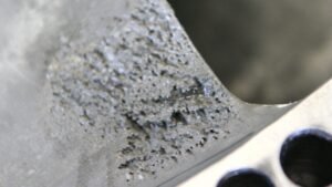 cavitação em pá de rotor de hidrelétrica